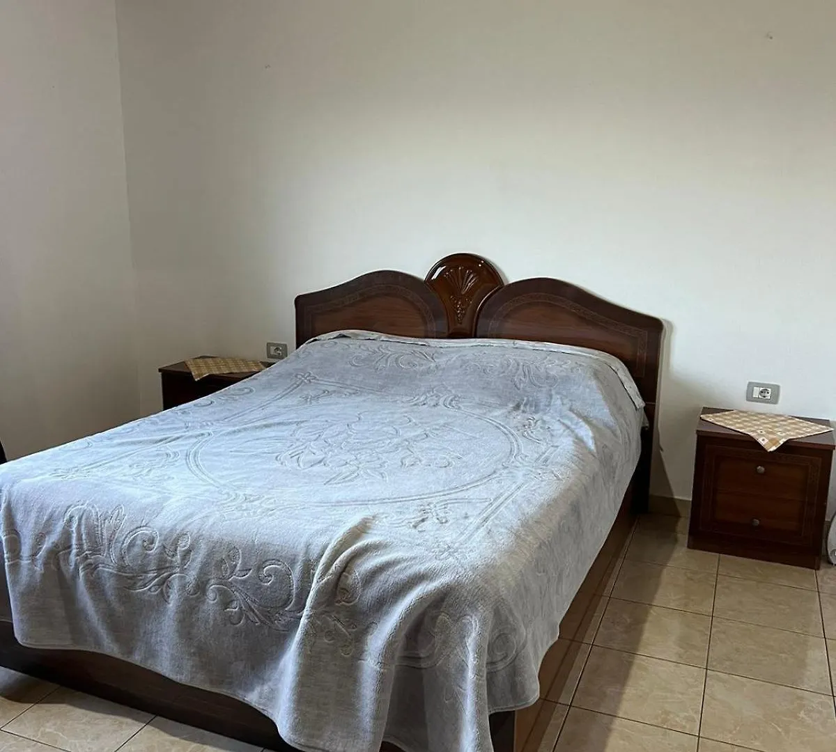 Karaj Apartments 地拉那