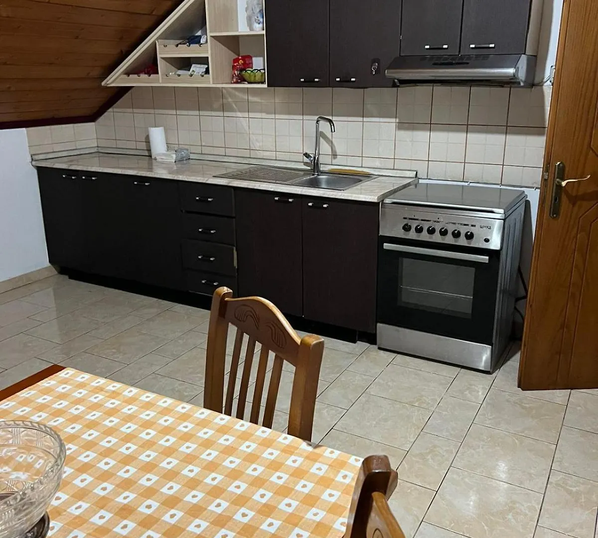 Karaj Apartments 地拉那